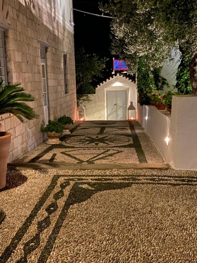 الشقق الفندقية سبيتسيسفي  Economou Mansion المظهر الخارجي الصورة